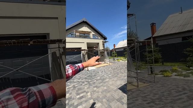 Отделка фасада дома силикат-силиконовой декоративной штукатуркой и деревянным планкеном Казань смотреть онлайн