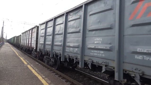 Электровоз ВЛ80С-499 с грузовым поездом смотреть онлайн