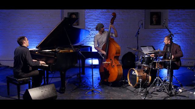 Roberto Pistolesi Trio, Blues X (Roberto Tarenzi) смотреть онлайн