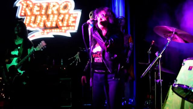 The Hormones, Full Show Part Five, Retro Junkie, Walnut Creek CA, Dec. 22, 2108 смотреть онлайн