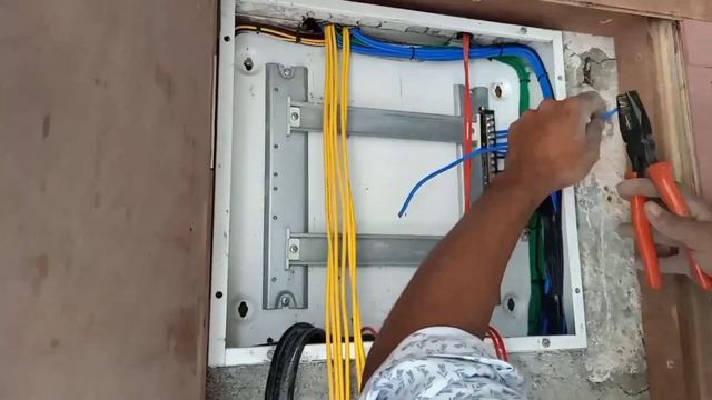 ☑️How to DB Dressing and connection || MCB box || 4 way electrical box || 3 phase distribution boar смотреть онлайн