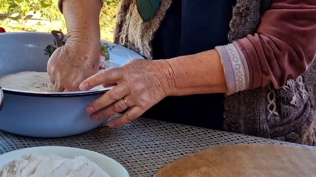 Жизнь Высоко в Горах. Собираем Свежую Зелень и Готовим Лезгинское Национальное Блюдо. (Афарар) смотреть онлайн