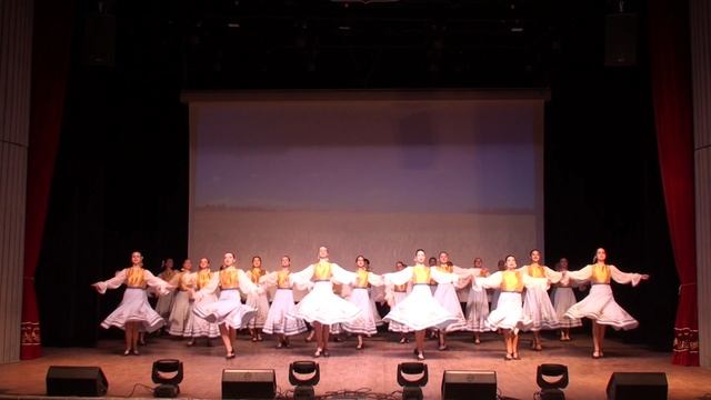 русский танец За тихой рекой смотреть онлайн