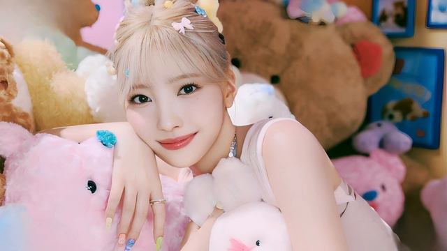 Stray Kids FELIX In NiziU「HEARTRIS」M/V | Press Play Korean Debut Album | Review