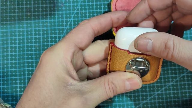 Кожаный чехол для Apple AirPods 1 ручная работа. смотреть онлайн