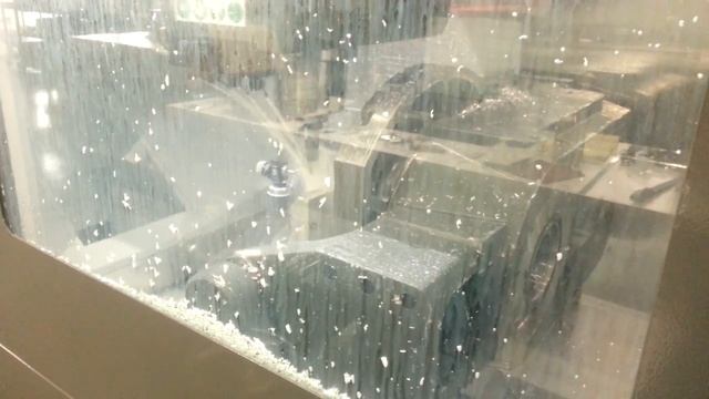 Haas HMC 5 Axis смотреть онлайн