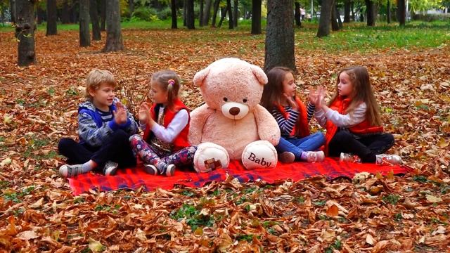 Веселая песенка про осень,детские осенние песни ,листик листик листопад, студия Sun Rays,как Индиго смотреть онлайн