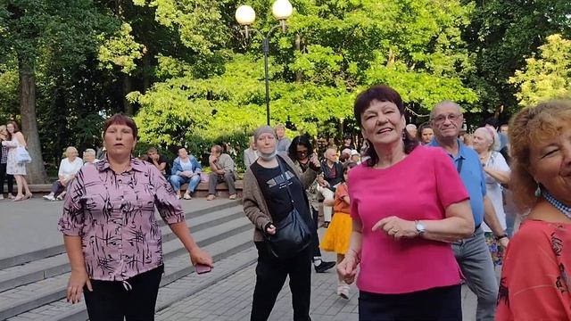 Безумно влюблённая.Валерий Палаускас.13.08.2023.Гомельский парк. смотреть онлайн