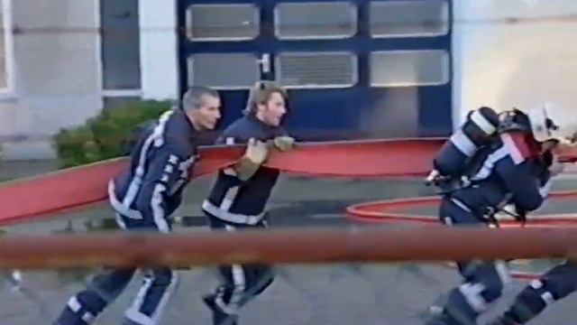 NOS Journaal met Jeroen Overbeek (14-11-2004) смотреть онлайн