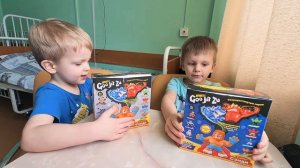 Ребята заскучали в больнице. Им купили Гуджитсу.