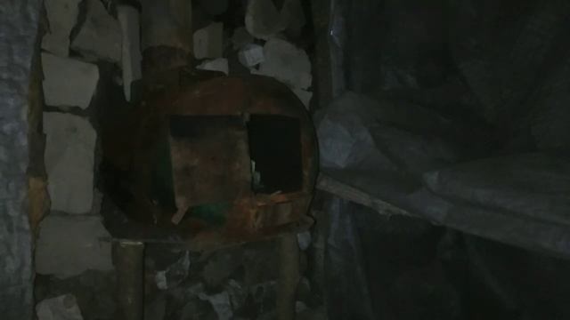 Что с землянкой? За многое отсутствие! Землянка.Дом в лесу. Постройка. Штукатурка стен возле печки! смотреть онлайн