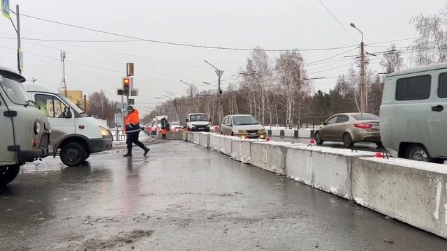На Ватутина пока не перестроили работу светофора смотреть онлайн