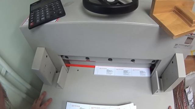 Как правильно резать визитки на нужный размер смотреть онлайн