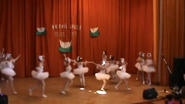 Passion Dance Tulcea 2012( Prof. coord. Laura Dicu Petroschi) - Lacul lebedelor смотреть онлайн