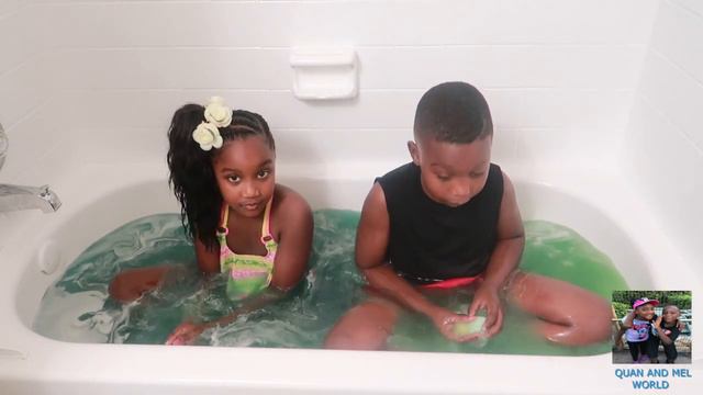 BATH BOMBS FUN WITH QUAN AND MEL