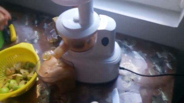 Соковыжималка KITFORT КТ-1101-1 смотреть онлайн