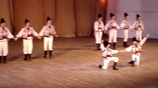 Молдавский танец.MPG смотреть онлайн