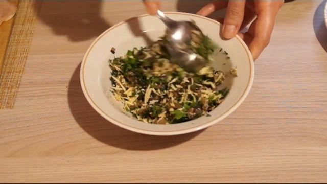 Куриные рулетики с шампиньонами и сыром смотреть онлайн