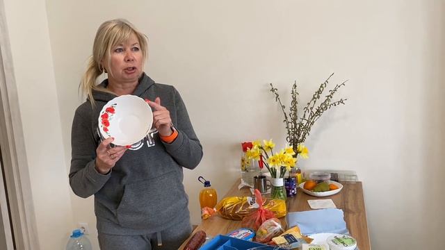 Цветы для жены! Купили ПОСУДУ по скидке, открыли Новый кофе / АРИНА БЕЛАЯ смотреть онлайн
