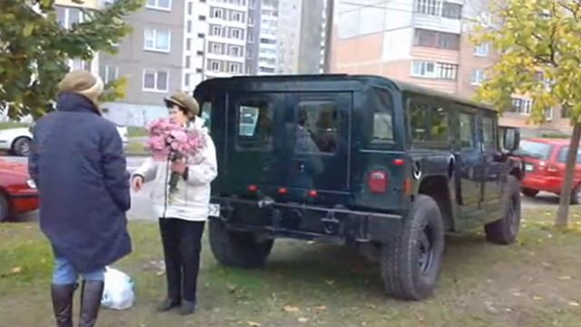 ПЕРВОГО АПРЕЛЯ ФОТОШОП ОТДЫХАЕТ музыка Твист автор клипа Зоя Боур-Москаленко смотреть онлайн