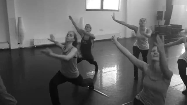 Maša Kagao Knez : Contemporary & afrofusion dance class смотреть онлайн