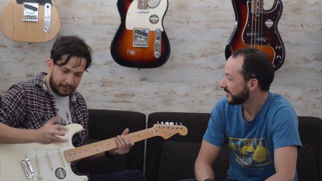 Fender Stratocaster American Standard - Demostración en Español смотреть онлайн