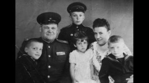 Урок окружающего мира «Нет в России семьи такой…» 4 класс