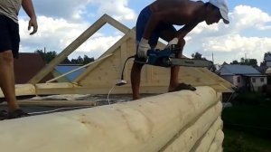 Установка стропил на бане из бревна №47