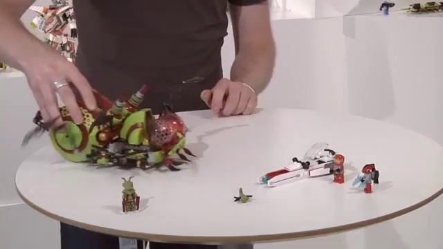 LEGO Galaxy Squad Новинки 2013: Кратерный Инсектоид, Боевой Робот Cls-89, Паук-Инсектоид и Титан смотреть онлайн