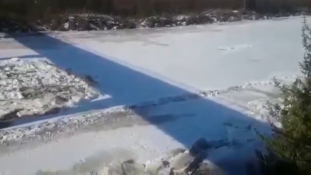 Большая Ботуобия. Начало ледохода 2018 смотреть онлайн