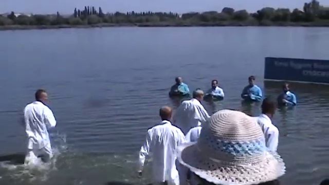 Водное крещение 2008г. церквей ОЦХВЕ г.Кривого Рога смотреть онлайн