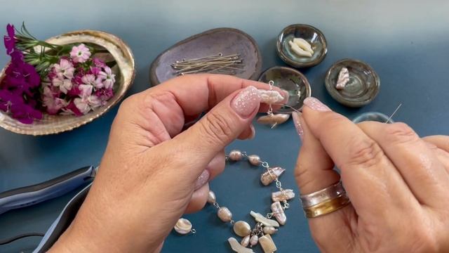 Jewelry Making Made Easy! Learn How To Create The Nacre Bracelet! смотреть онлайн