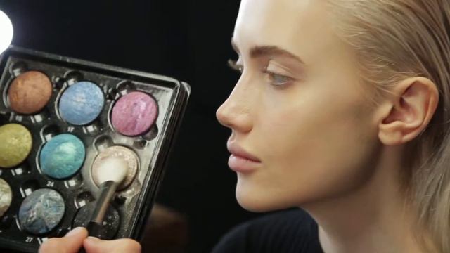 Модели Диана Селихова и Анастасия Бабич на съёмках в Москве Quest models смотреть онлайн