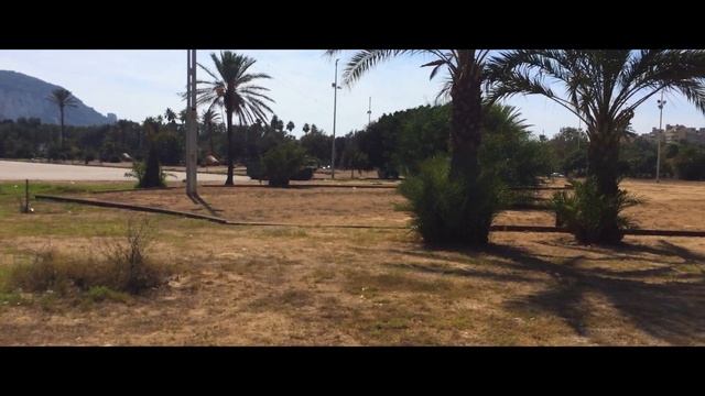WWII Bunkers In A Park In La Línea de la Concepción, Cádiz, Spain смотреть онлайн