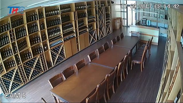 Hình ảnh thực tế từ Camera Dahua HAC HFW1200SP lắp đặt tại showroom rượu смотреть онлайн