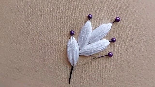 Super easy hand embroidery with pins???|easy flower design|hand embroidery смотреть онлайн