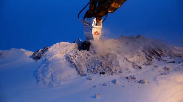 Разрыхление мерзлого грунта роторными фрезами Simex TF смотреть онлайн