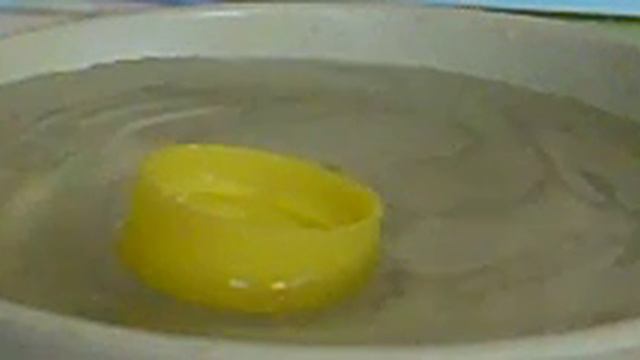 крышка падает в воду 1200fps смотреть онлайн