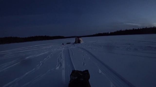 СЕМЕЙНАЯ РЫБАЛКА .НОЧЕВКА В ПАЛАТКЕ С ПЕЧКОЙ. смотреть онлайн