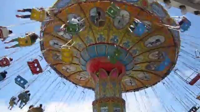 Santa Cruz Beach Boardwalk NEW Sea Swings ride. смотреть онлайн