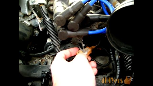 DIY: Volvo 850 T5 Camshaft Sensor Replacement смотреть онлайн