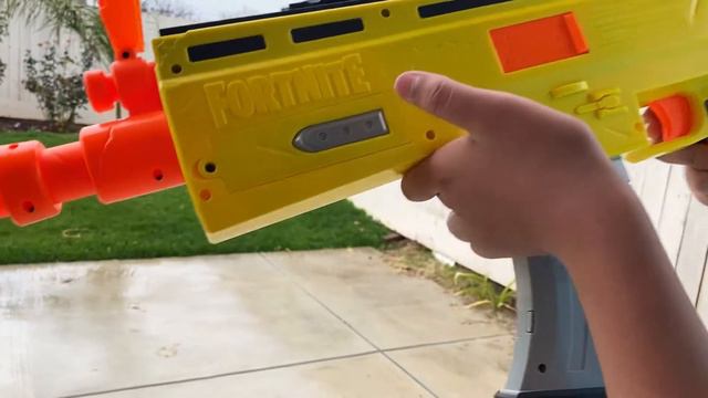NERF Fortnite AR-L Elite Dart Blaster unboxing and review смотреть онлайн
