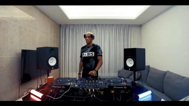 Mandas - Djidiu Garandi Vol. I (Afro House Mix)