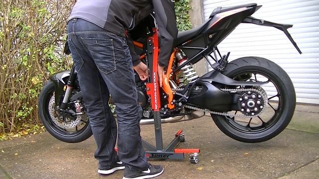 KTM 1290 Super Duke R on www Bike Tower de смотреть онлайн