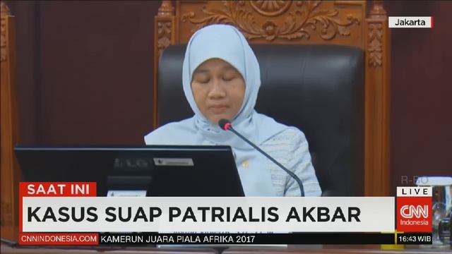 Dewan Etik MK Putuskan Patrialis Akbar Melakukan Pelanggaran Berat смотреть онлайн