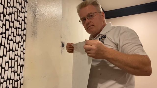 The Secret to Hanging Peel and Stick Wallpaper - Spencer Colgan смотреть онлайн