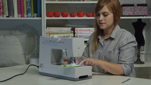 SINGER® CLASSIC™ 44S Sewing Machine Owners Class смотреть онлайн