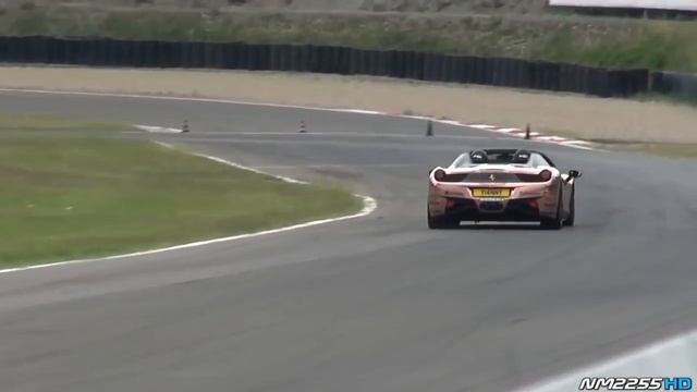 Снегоход против Ferrari 458 смотреть онлайн