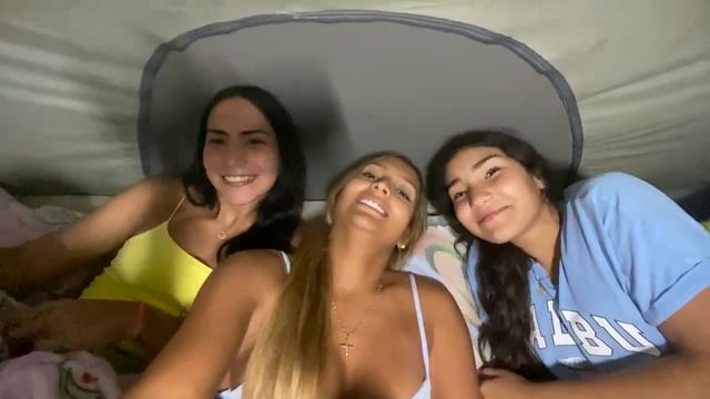 КЕМПИНГ СЕКСУАЛЬНЫХ ДЕВУШЕК НА ПЛЯЖЕ. смотреть онлайн