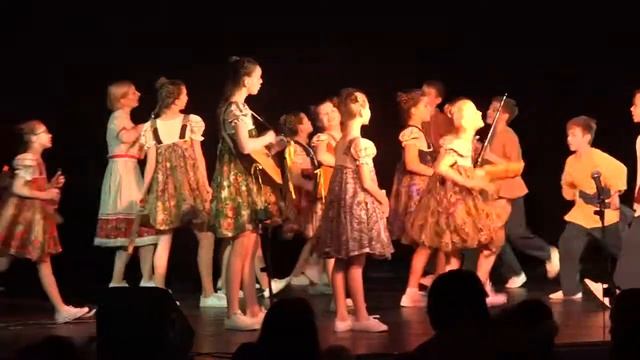 Камаринская. Танцевальная компания Класс-центра смотреть онлайн